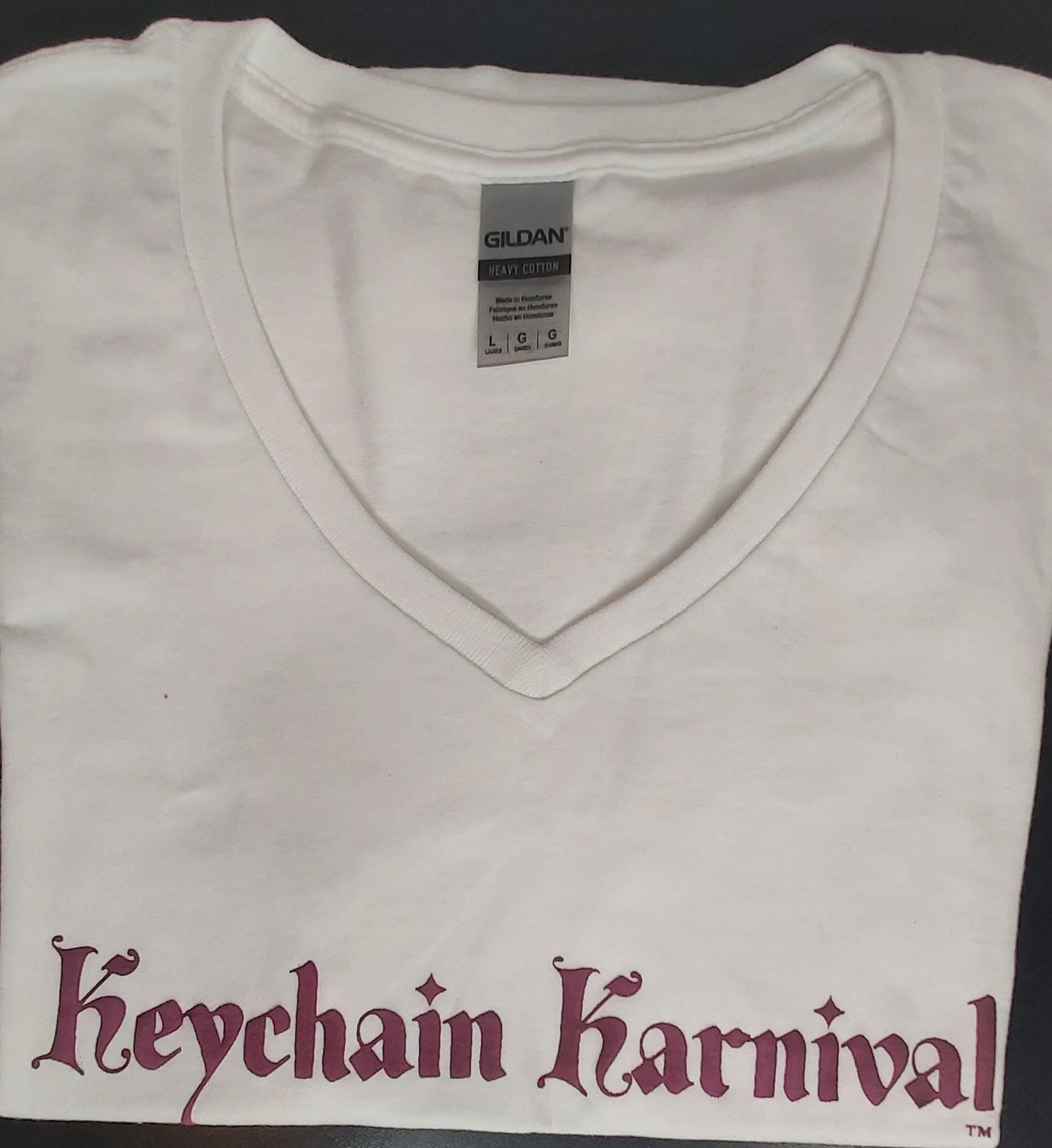 Keychain Karnival T-shirt - Puff Print - V-Neck